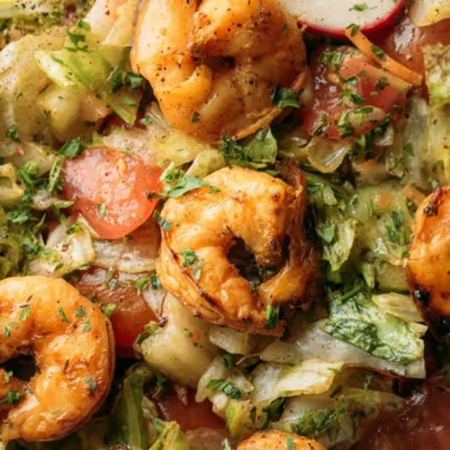 Grilled Shrimp Salad سلطة جمبري مشوي.